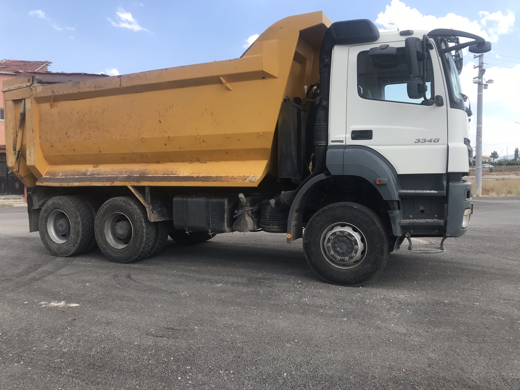 MERCEDES AXOR 3340 ÇİFT ÇEKER DAMPERLİ KAMYON